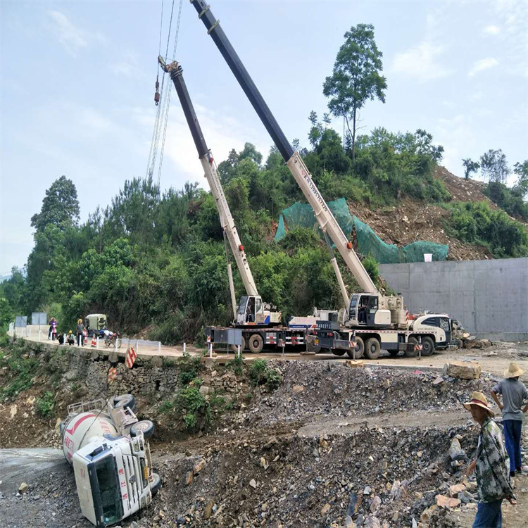寒亭汽车掉沟里叫吊车救援要多少钱